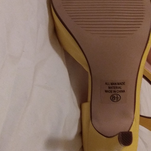 Shoes - Picture 2 of 5